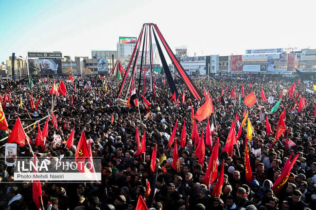 مراسم وداع کرمانی‌ها با پیکر پاک شهید سپهبد قاسم سلیمانی