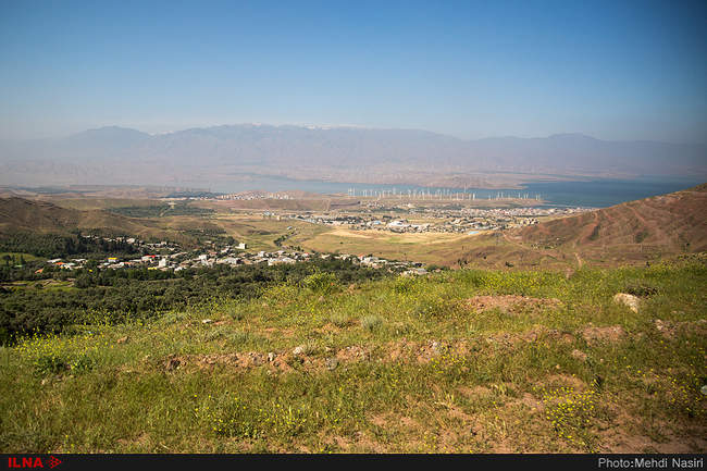 روستای کلشتر و توربین‌های بادی منجیل