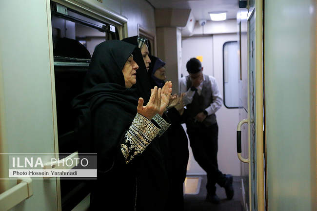 عزاداری شهادت حضرت زهرا(س) در قطار زائران رضوی