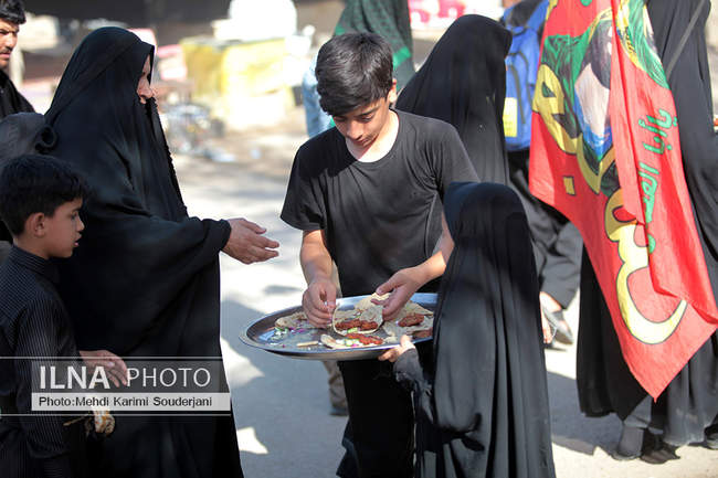 پیاده روی زائران اربعین از مسیر طریق العلما