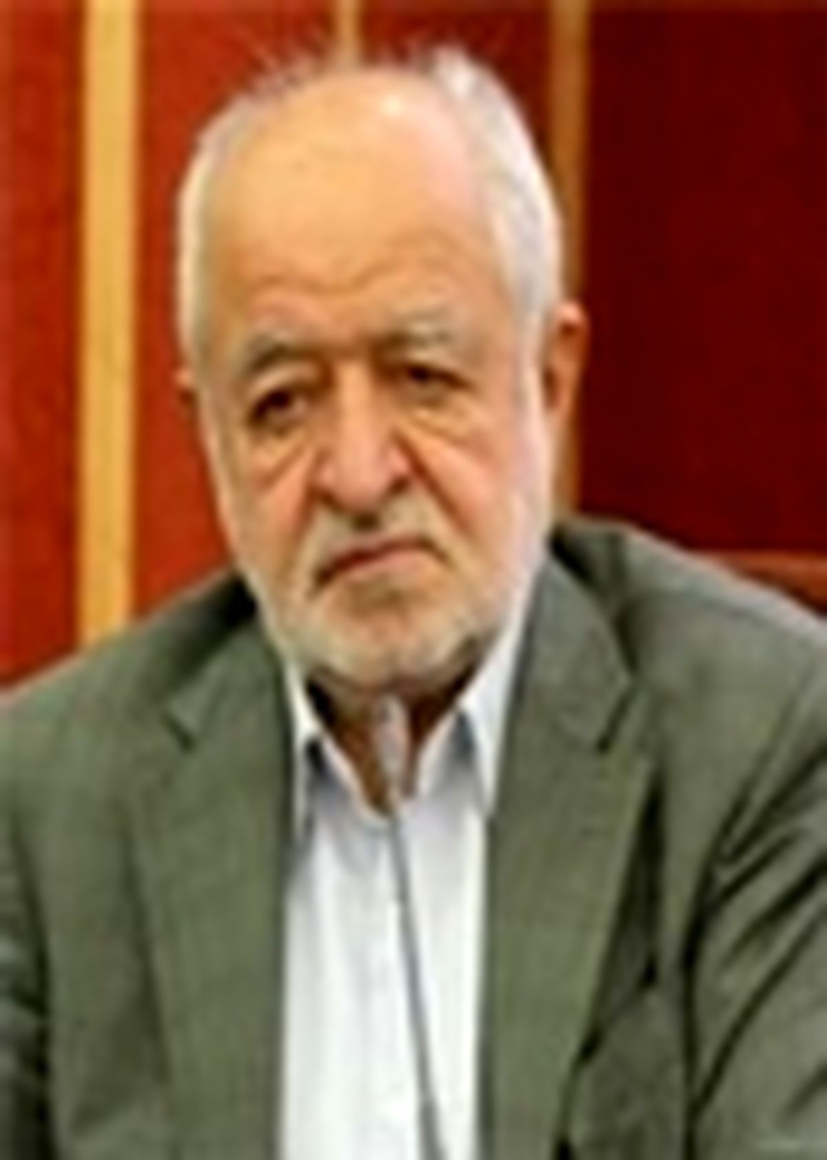 برخی حرکت‌ها شایسته مدیران نظام نیست