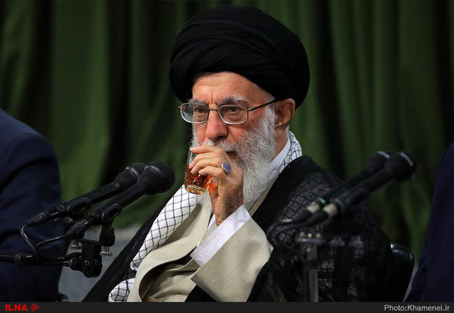 دیدار جمعی از شاعران و اهالی فرهنگ و ادب با رهبر انقلاب