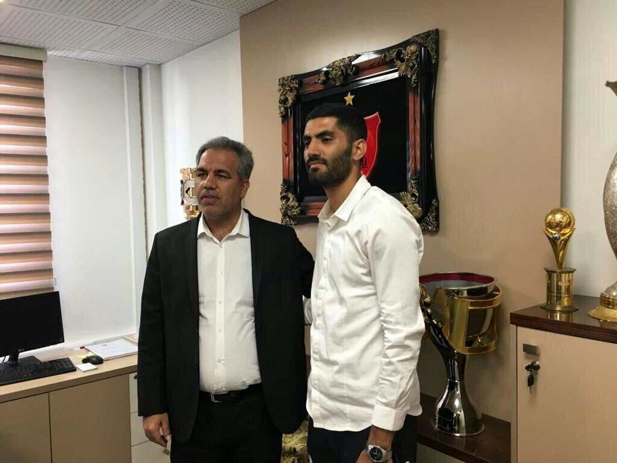 انصاری در پرسپولیس ماندنی شد