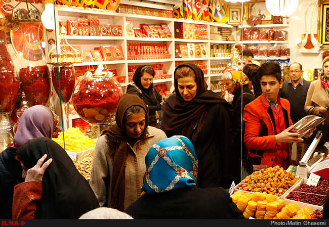 بازار میوه و آجیل در آستانه شب یلدا