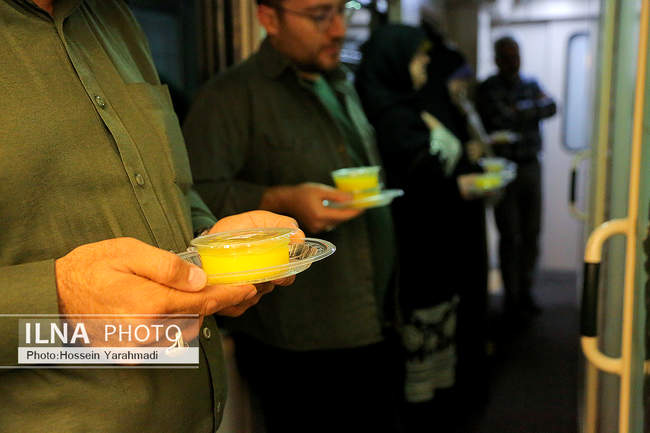 عزاداری شهادت حضرت زهرا(س) در قطار زائران رضوی