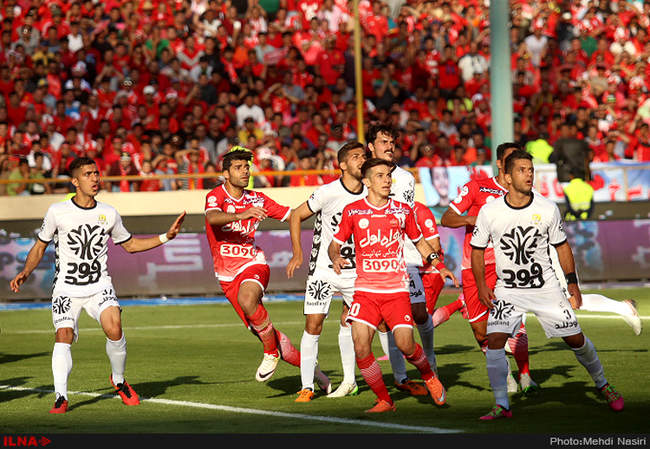 دیدار تیم های فوتبال پرسپولیس تهران و راه آهن تهران/2