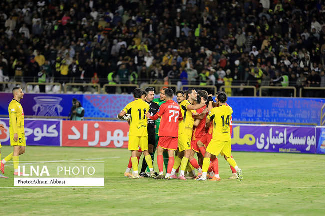 دیدار تیم فجرشهیدسپاسی شیراز و فولاد خوزستان