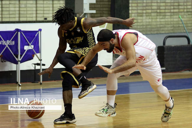 دیدار تیم های بسکتبال اکسون تهران و شهرداری گرگان