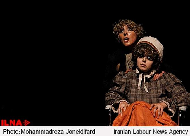 نمایش الیور تویست