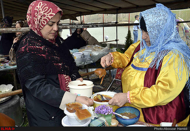 برگزاری جشنواره سمنوپزان در رودبار 