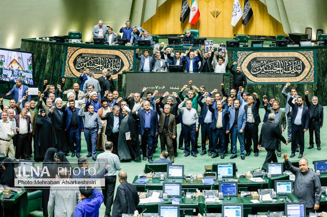 نشست علنی یکشنبه پنج مرداد مجلس شورای اسلامی 