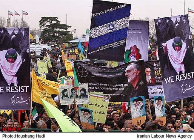 حضور رییس جمهور در راهپیمایی یوم الله ۲۲ بهمن