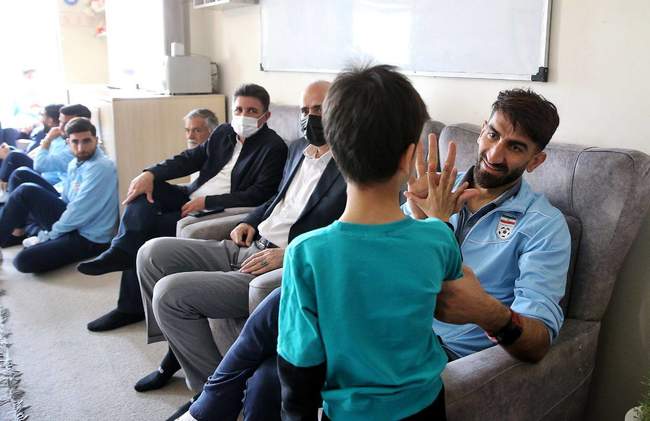 گزارش تصویری حضور بازیکنان تیم ملی در مرکز خیریه