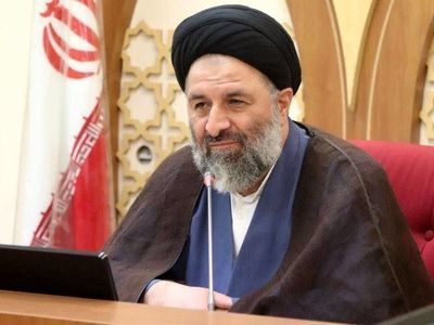امام خمینی با تشکیل جمهوری اسلامی، استقلال و آزادی را به تمام مسلمانان جهان هدیه کرد