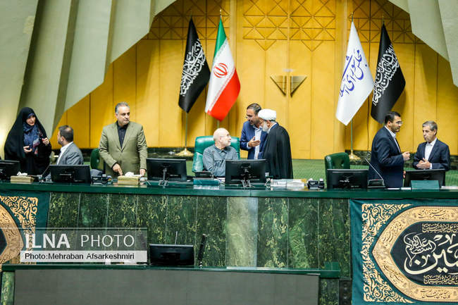 نشست علنی یکشنبه پنج مرداد مجلس شورای اسلامی 