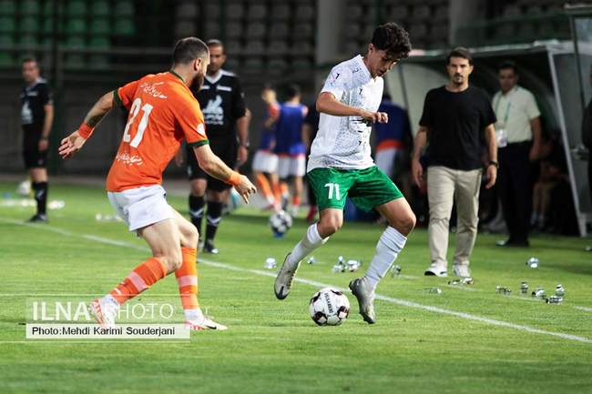 برد خانگی تیم فوتبال ذوب آهن اصفهان مقابل مس رفسنجان