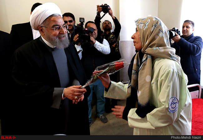 دیدار رئیس جمهور از خانه سالمندان و معلولین مجتمع قدس