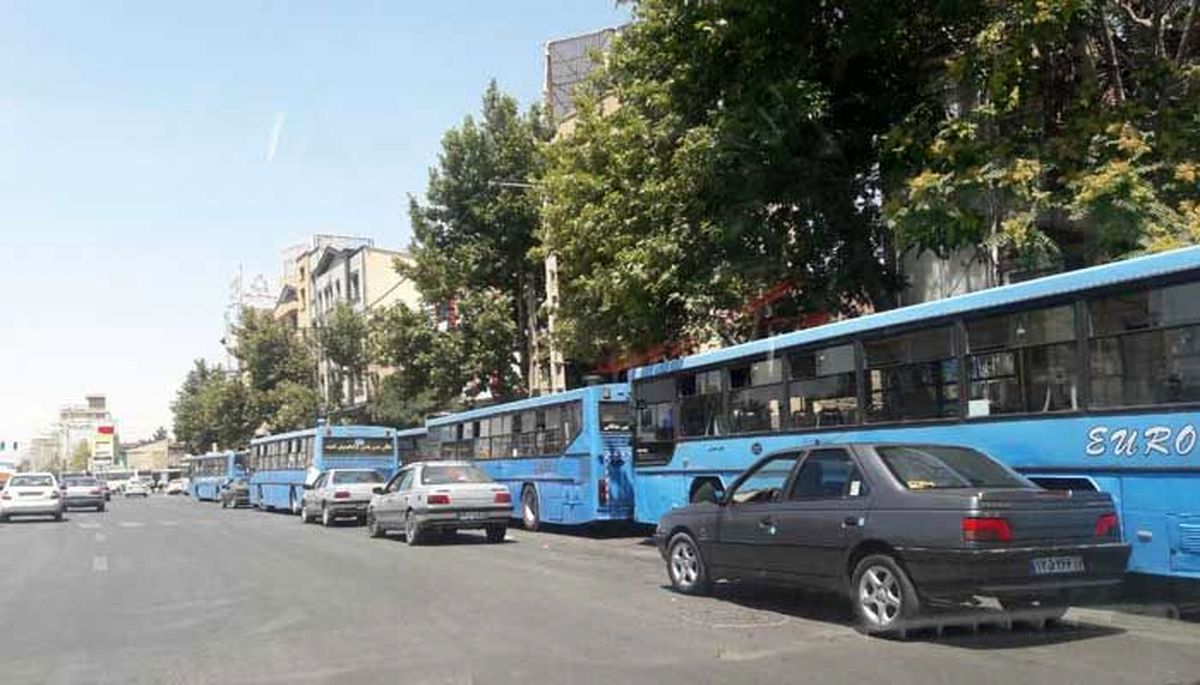 رانندگان اتوبوس‌های شهری ارومیه دست از کار کشیدند