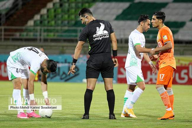 دیدار تیم های ذوب آهن اصفهان و سایپا