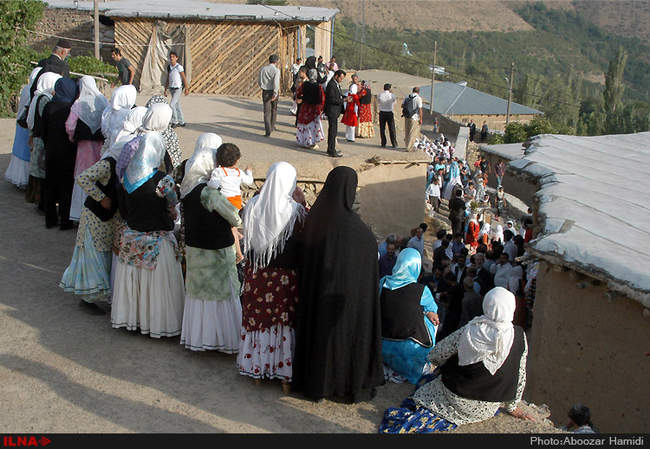 مراسم سنتی عروسی در روستای انبوه عمارلوی رودبار گیلان