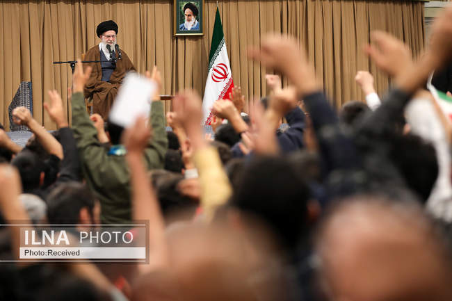 دیدار دانش‌آموزان و دانشجویان با مقام معظم رهبری