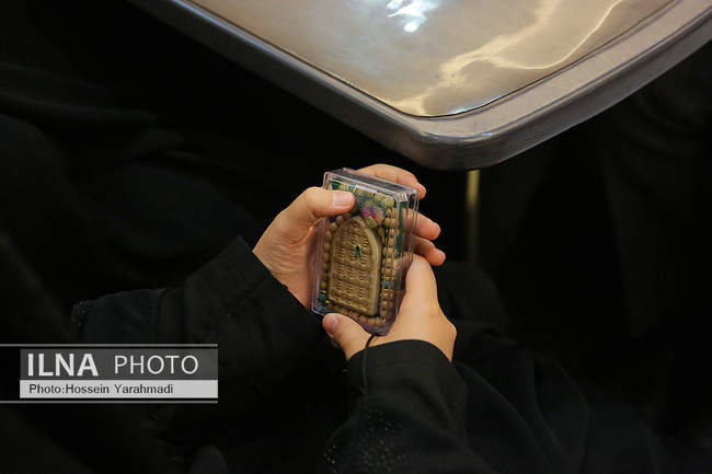 عزاداری شهادت حضرت زهرا(س) در قطار زائران رضوی