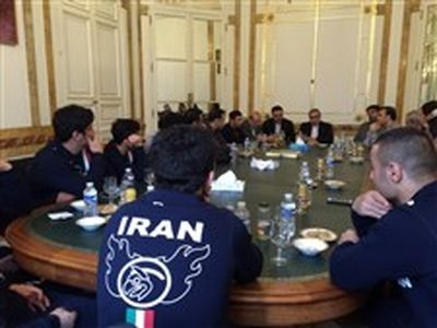 آزادکاران مهمان سفیر ایران در فرانسه