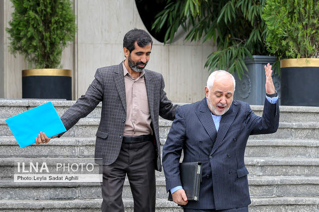 حاشیه جلسه هیات دولت - ۷ آذر