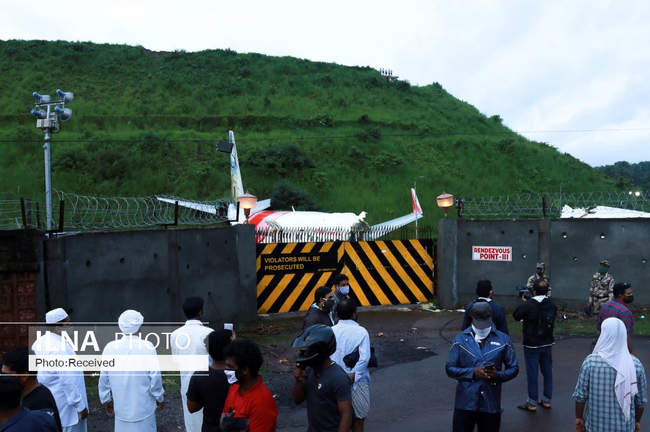 تصاویری از سانحه هواپیمای بوئینگ در هند