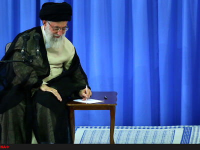 تقریظ رهبر انقلاب بر کتاب پنجره‌های تشنه 