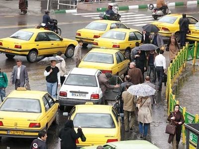 بازنشستگانی که برای تامین هزینه‌های کمرشکن سلامت، با رانندگی از سلامت خود چشم می‌پوشند! 