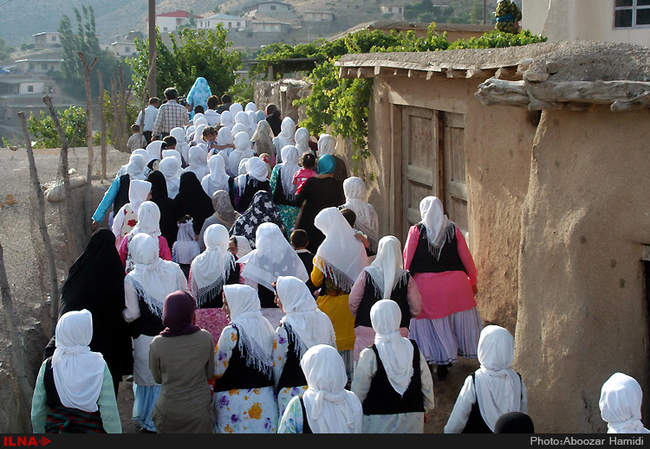 مراسم سنتی عروسی در روستای انبوه عمارلوی رودبار گیلان
