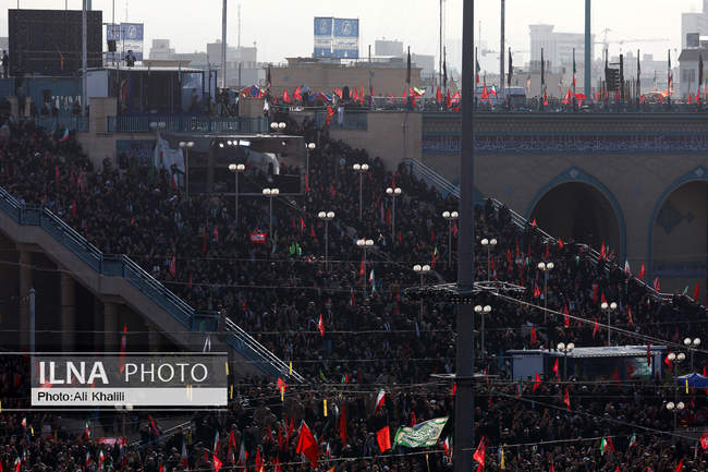 اقامه نماز بر پیکر رهبر شهید انقلاب در مصلای تهران / 7