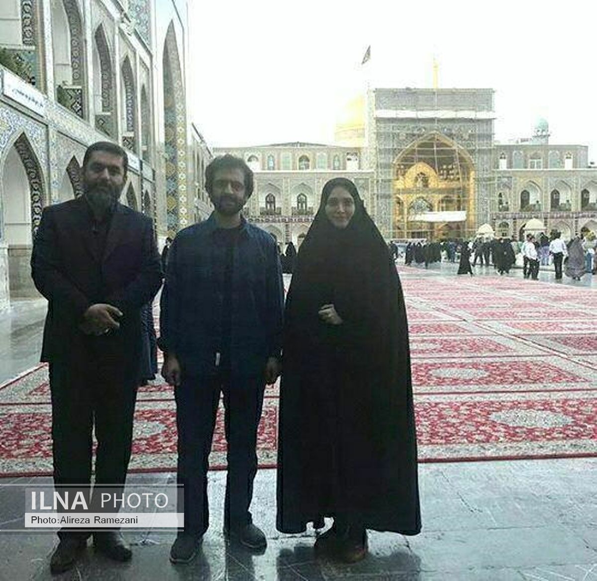 عکس بهنوش طباطبایی با چادر در حرم امام رضا