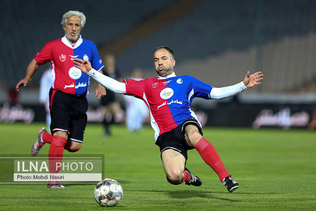 دیدار دوستانه تیم‌های منتخب ۹۸ و پیشکسوتان سرخابی‌