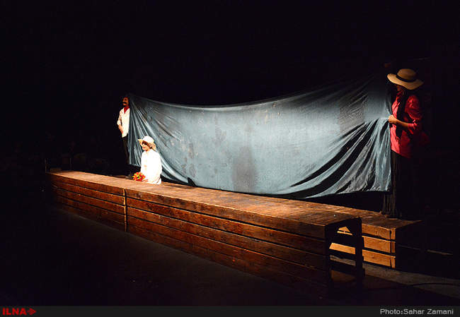 نمایش «مثل آب برای شکلات» 