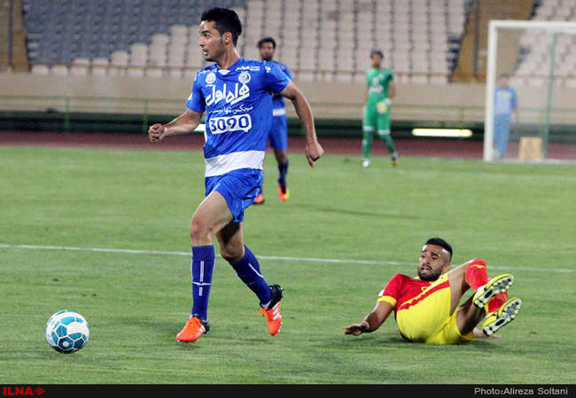 دیدار تیم های استقلال و نفت تهران