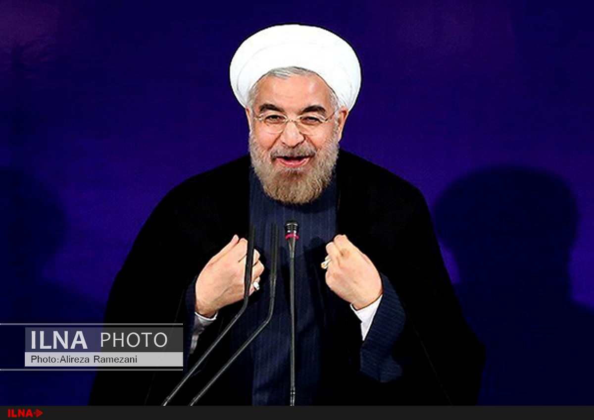اهدای تندیس و نشان «نوای صلح ایکوم» به رییس جمهور