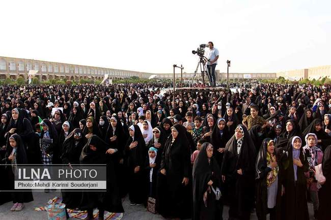 همایش زنان و دختران انقلابی در اصفهان 