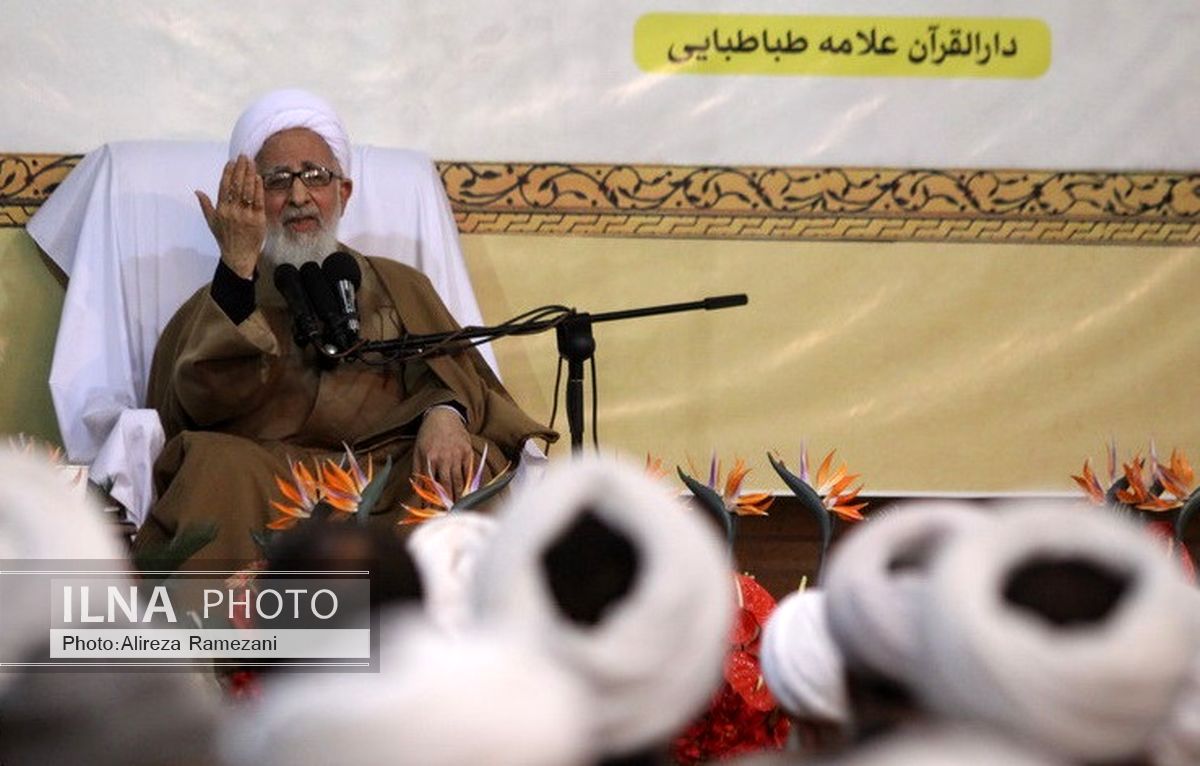 آیت‌الله جوادی‌آملی: قرآن از عالم والا نیافتاد، آویخته شد