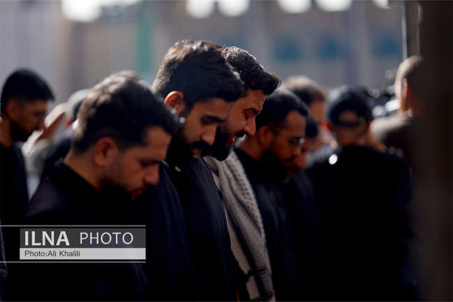 اقامه نماز بر پیکر رهبر شهید انقلاب در مصلای تهران / 7