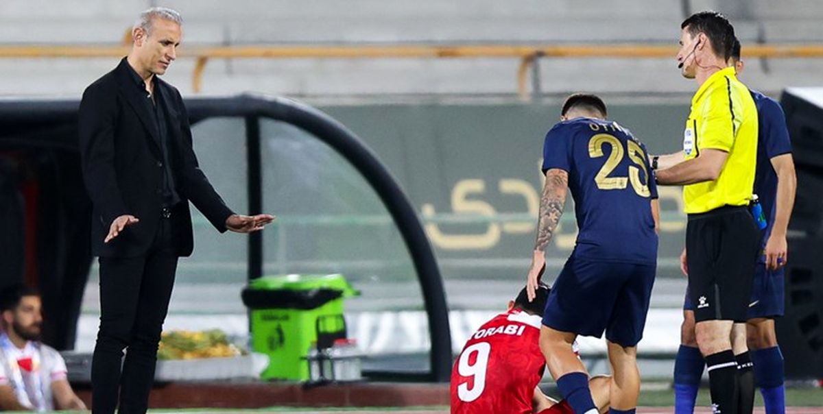 تساوی پرسپولیس مقابل النصر در پایان نیمه اول 
