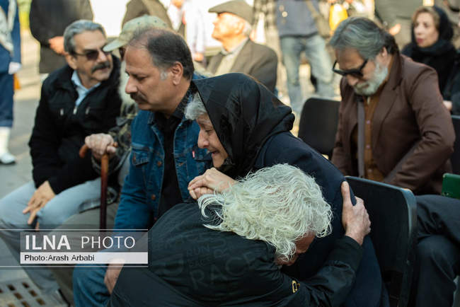 مراسم تشییع پیکر عنایت بخشی