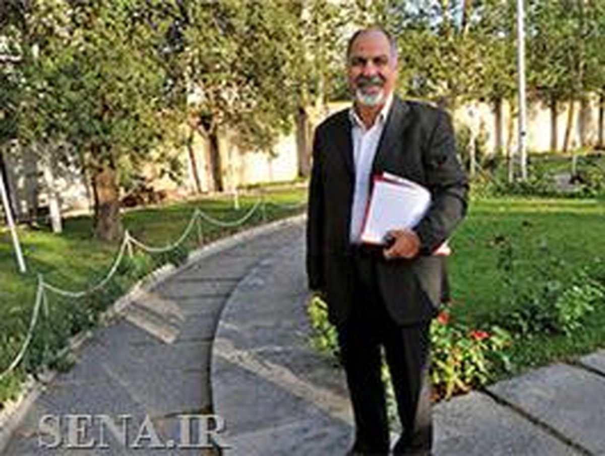 حاشیه‌سازی نامزدهای انتخابات به ضرر اقتصاد کشور است