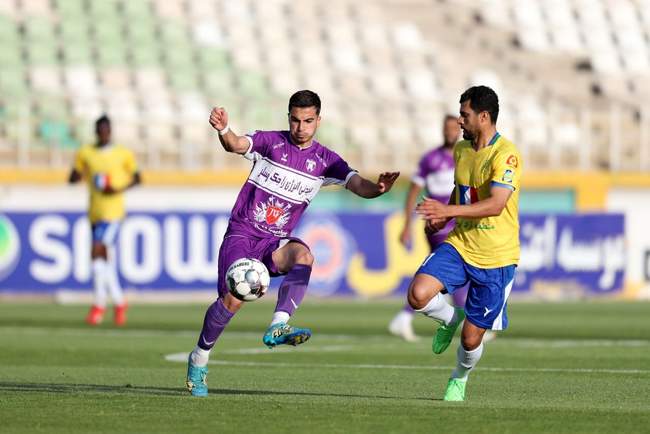 گزارش تصویری از دیدار تیم‌های هوادار و صنعت نفت آبادان 