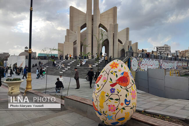 گردشگران نوروزی در مقبره الشعرا تبریز