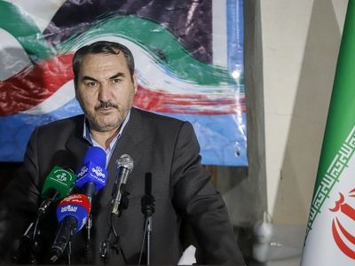 رسیدگی رئیس توسعه حل اختلاف استان تهران به درخواست مراجعان در مرکز ارتباطات مردمی قوه قضائیه