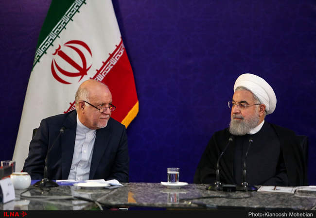 بازدید رئیس جمهور از نمایشگاه بین المللی نفت، گاز، پالایش و پتروشیمی