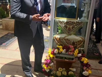 یادداشت وزیر فرهنگ لبنان برای شهید حاج قاسم سلیمانی/ مقاومت تو کمر متجاوزان را به خاک مذلت کشید