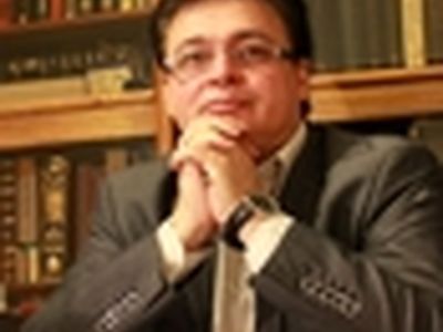 دولت از هنرمندان نخواهد سیاهی را سفیدی ببینند